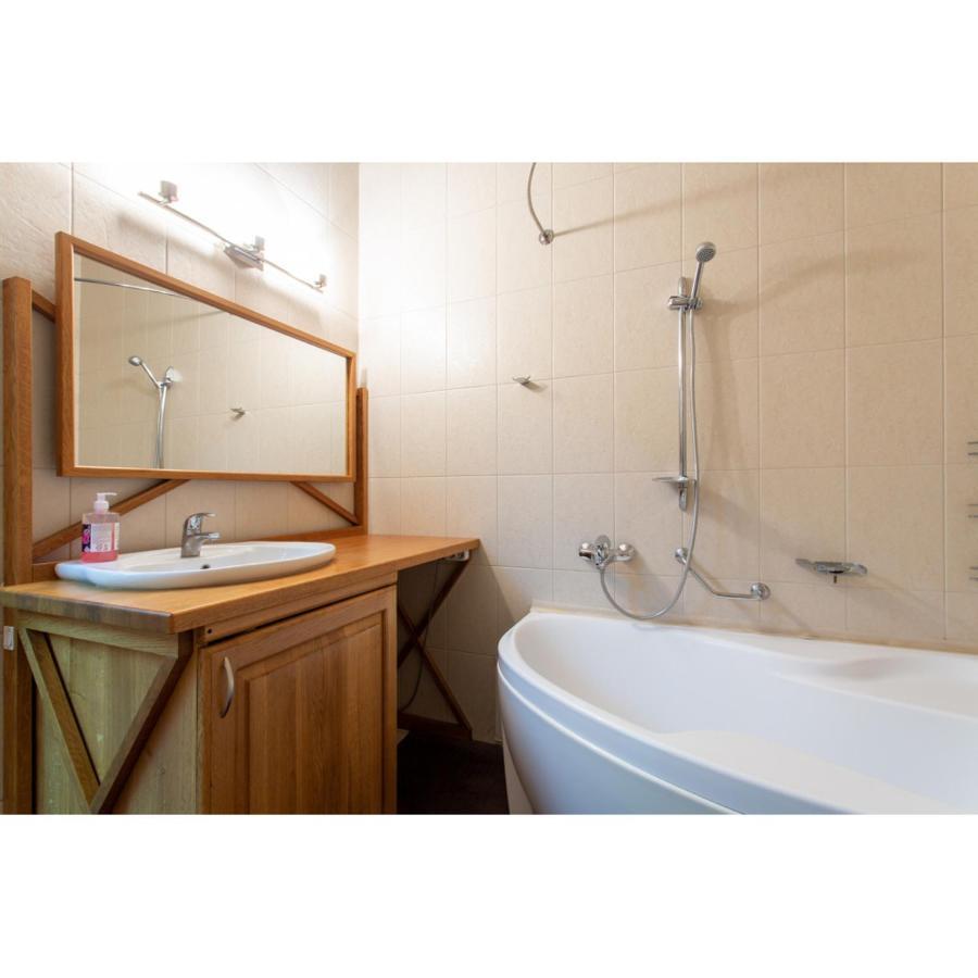 Cozy Apartment On Nezalezhnosti Avenue Харків Екстер'єр фото