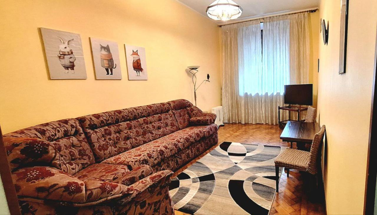 Cozy Apartment On Nezalezhnosti Avenue Харків Екстер'єр фото